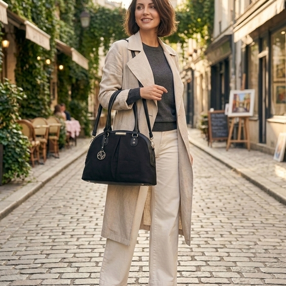 Adrienne Vittadini Handbags - Adrienne Vittadini Black Shoulder Bag